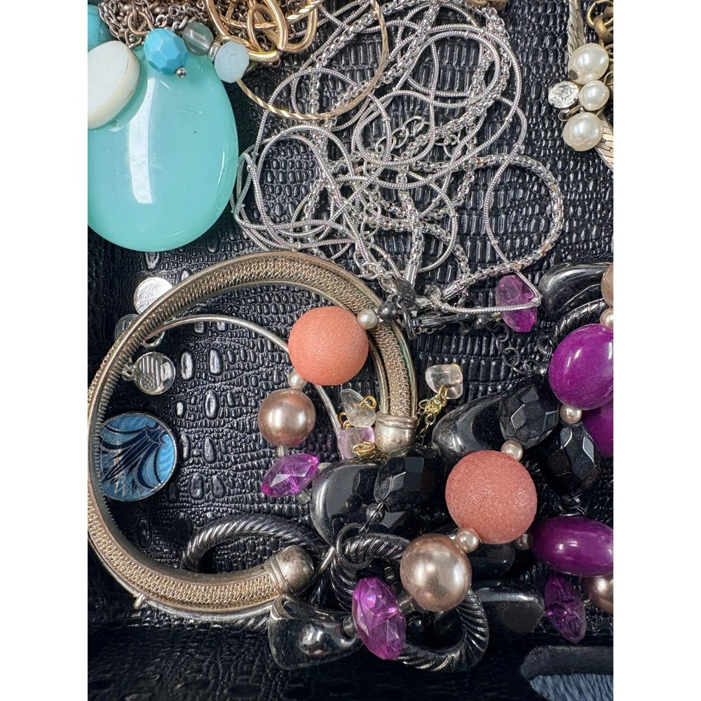 Mixed Fashion Jewelry Lot Wearable to Craft Pieces 3lb 4oz - Picture 6 of 13